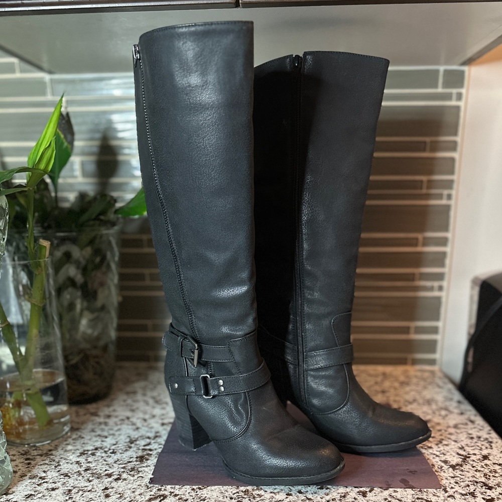 CHELSEE GIRL knee high boots - size 7